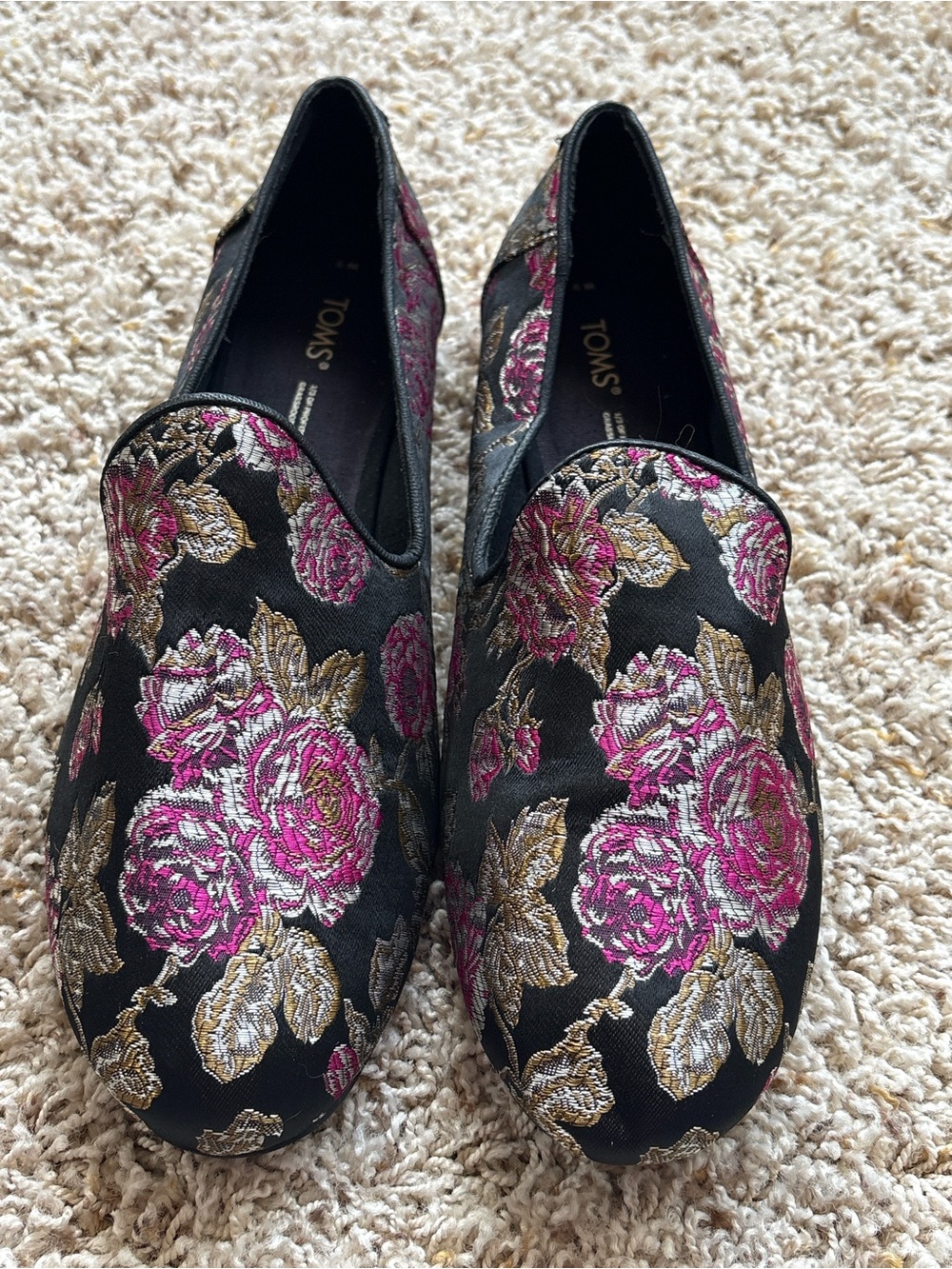 TOMS Darcy Flat Black with Roses Metallic Brocade Sz 9